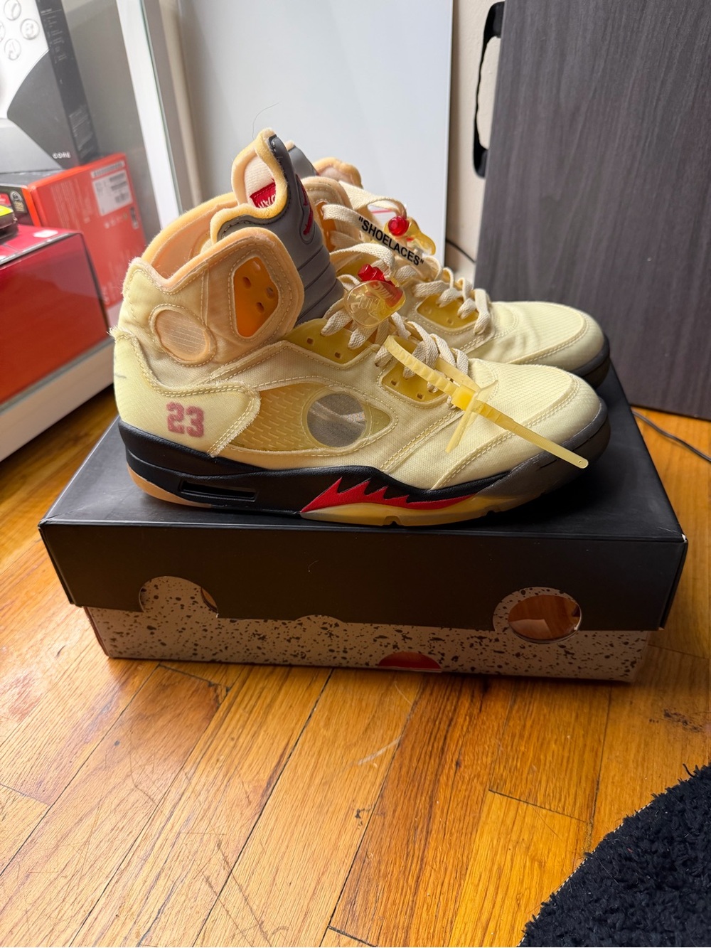 Off-White x Air Jordan 5 SP 'Sail' - Size 9.5 Men’s - Picture 3 of 7